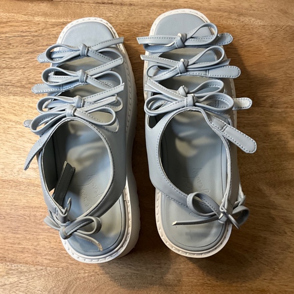 Merry Jenny blue chunky sandals with multiple bows (NWT)  6/6.5 - Picture 2 of 10